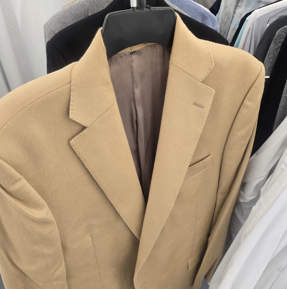 Saks Fifth Avenue Other - Cashmere Suit Jacket New Never Worn 42 Reg Saks Fifth Avenue